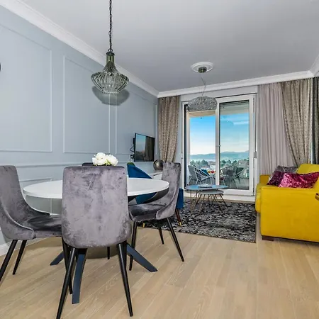 Divine Luxury Purple Apartman
