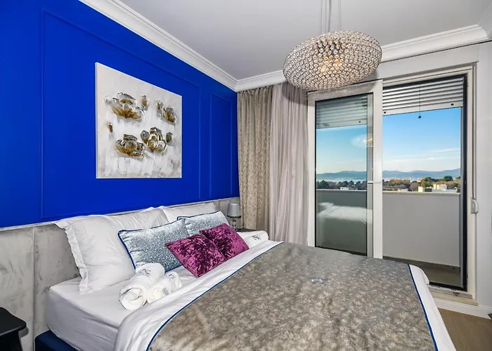 Divine Luxury Purple 公寓 扎达尔