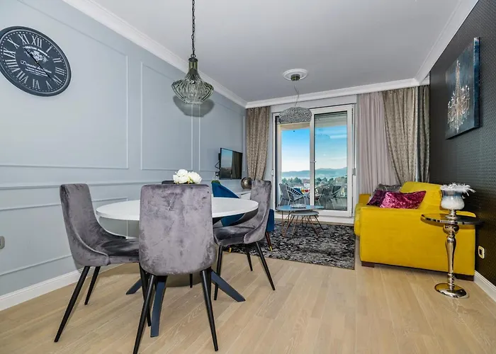 Divine Luxury Purple Apartman