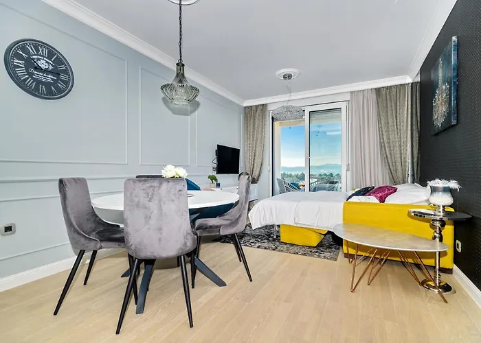Divine Luxury Purple Apartman *