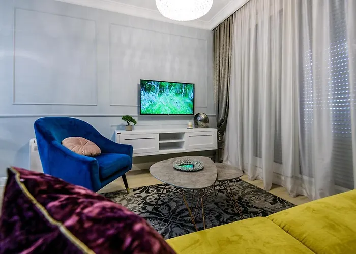 דירה Divine Luxury Purple זאדאר